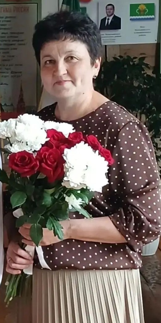 Албай мәктәбе директоры Елизавета Кирушина