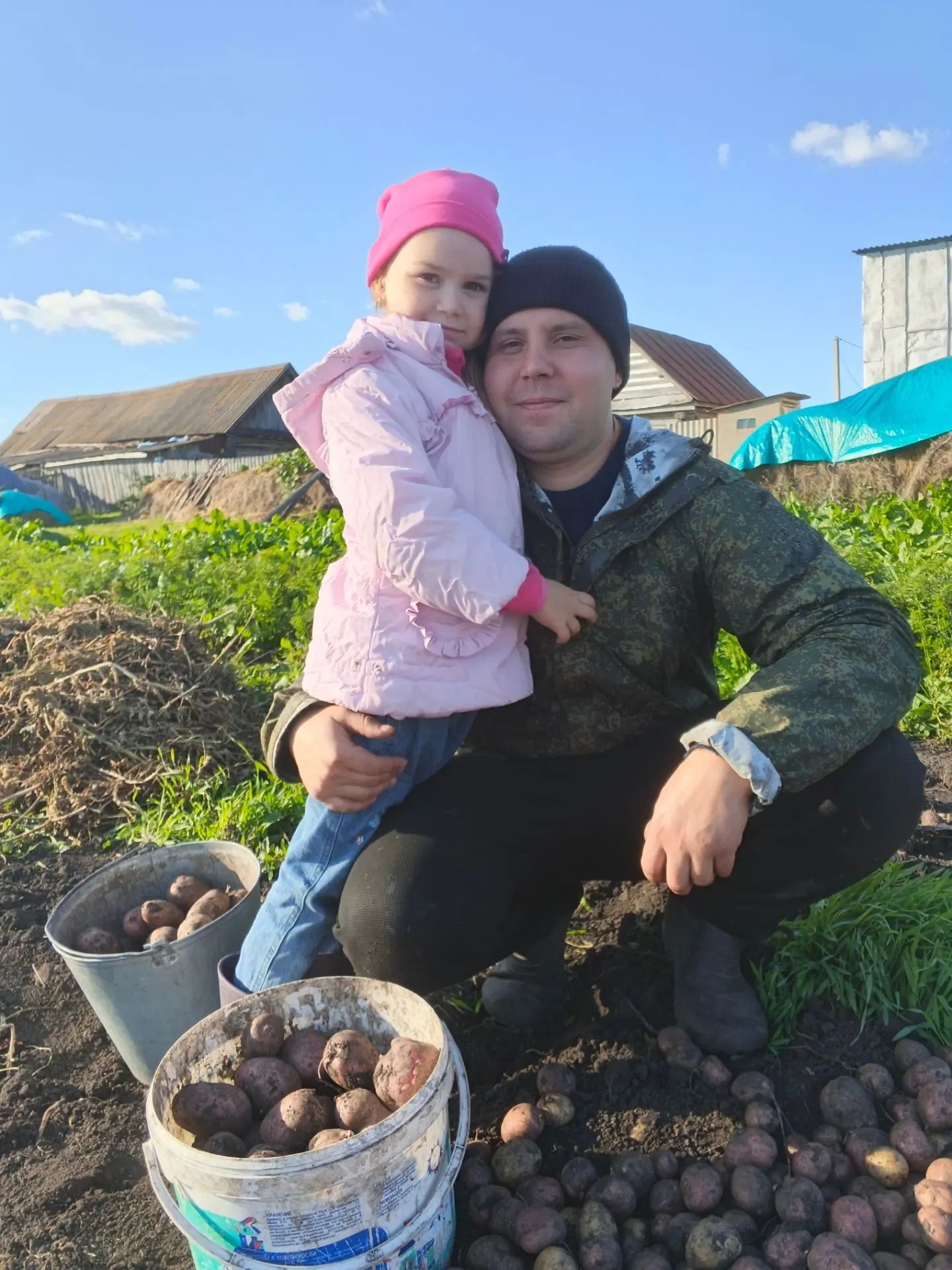 Бергәләп җыйганда чиләк тиз тула