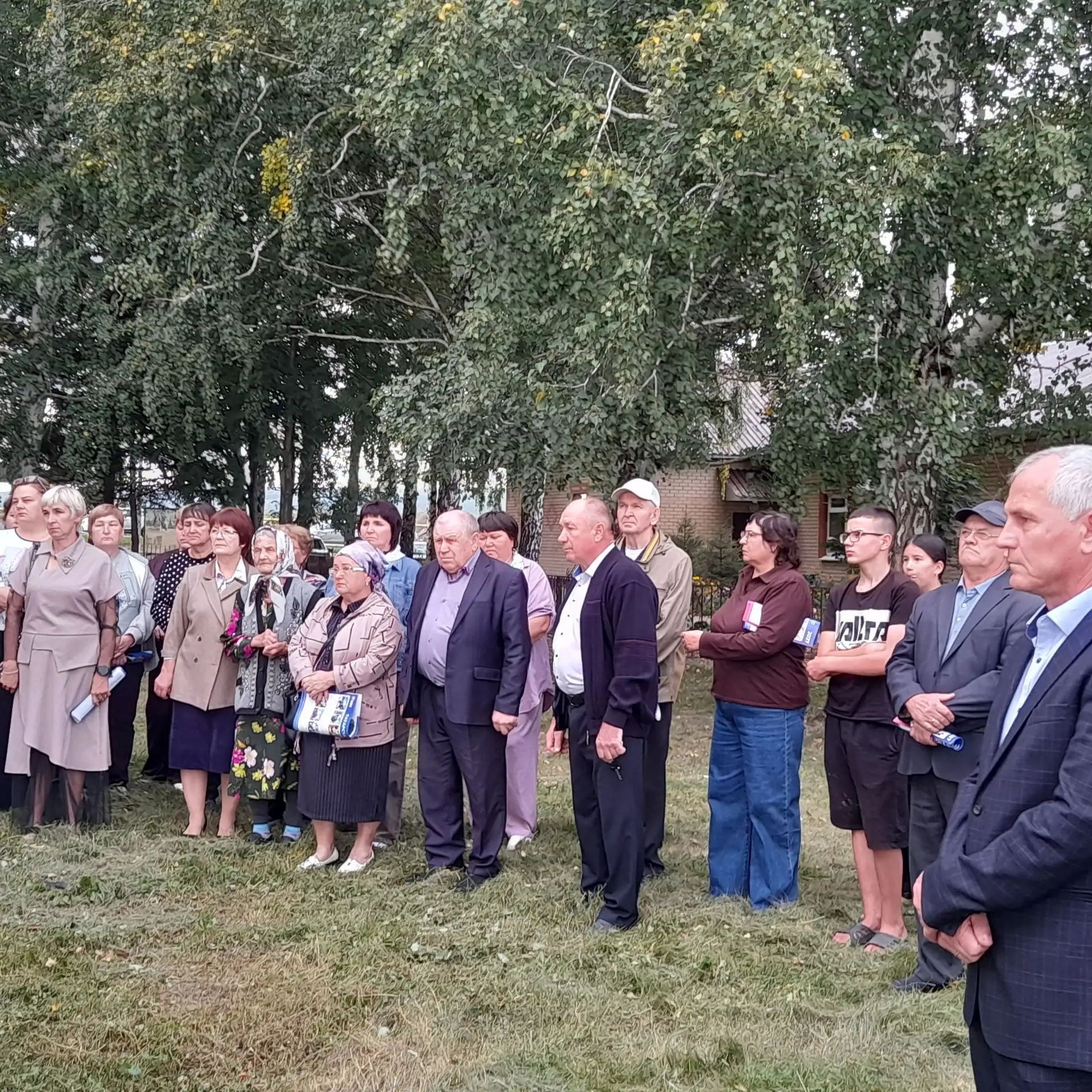 Авыл халкы үзләрен борчыган сорауларны бирде