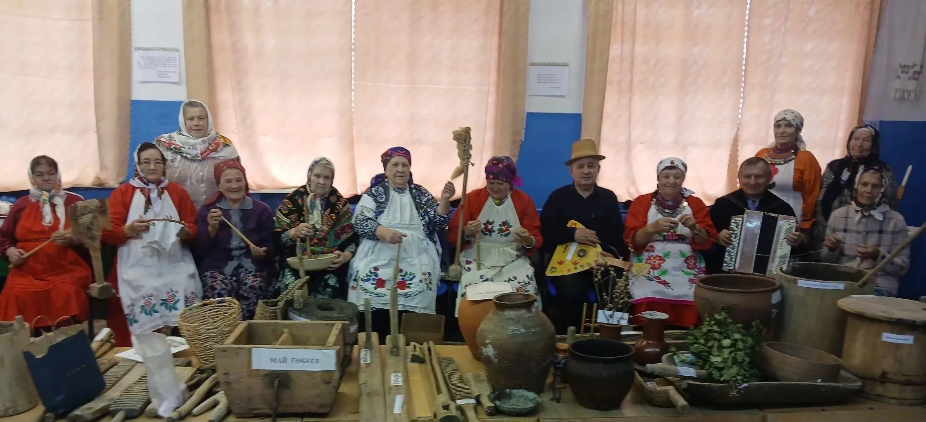 Янсуар авылы халкы