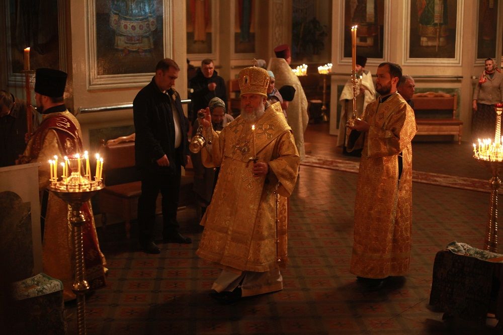 Епископ Пармен посетил приход Трех Святителей Казанских в Чистополе
