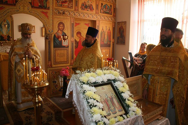 В храме трёх святителей Казанских г. Чистополя прошел престольный праздник
