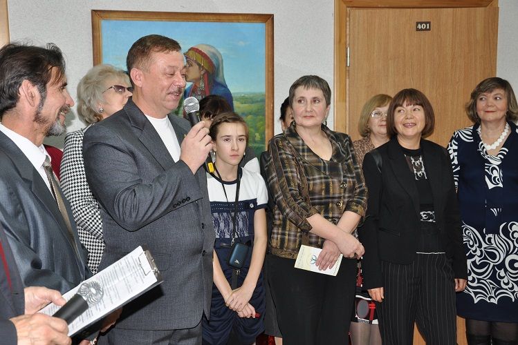 Открылась выставка художника Ильи Максимова