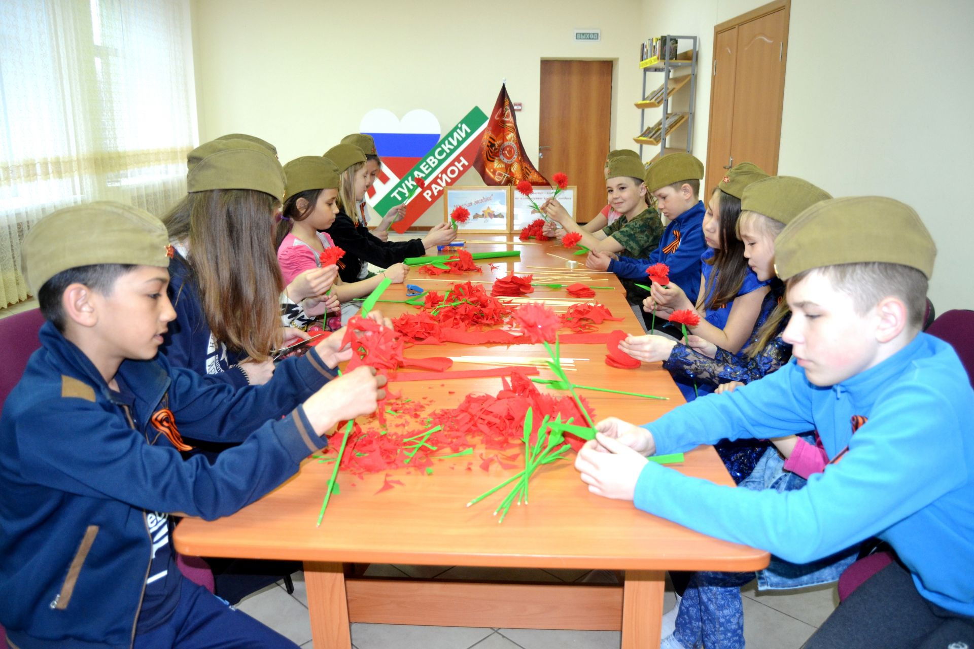 "Волонтеры" из Князево готовятся ко Дню Победы