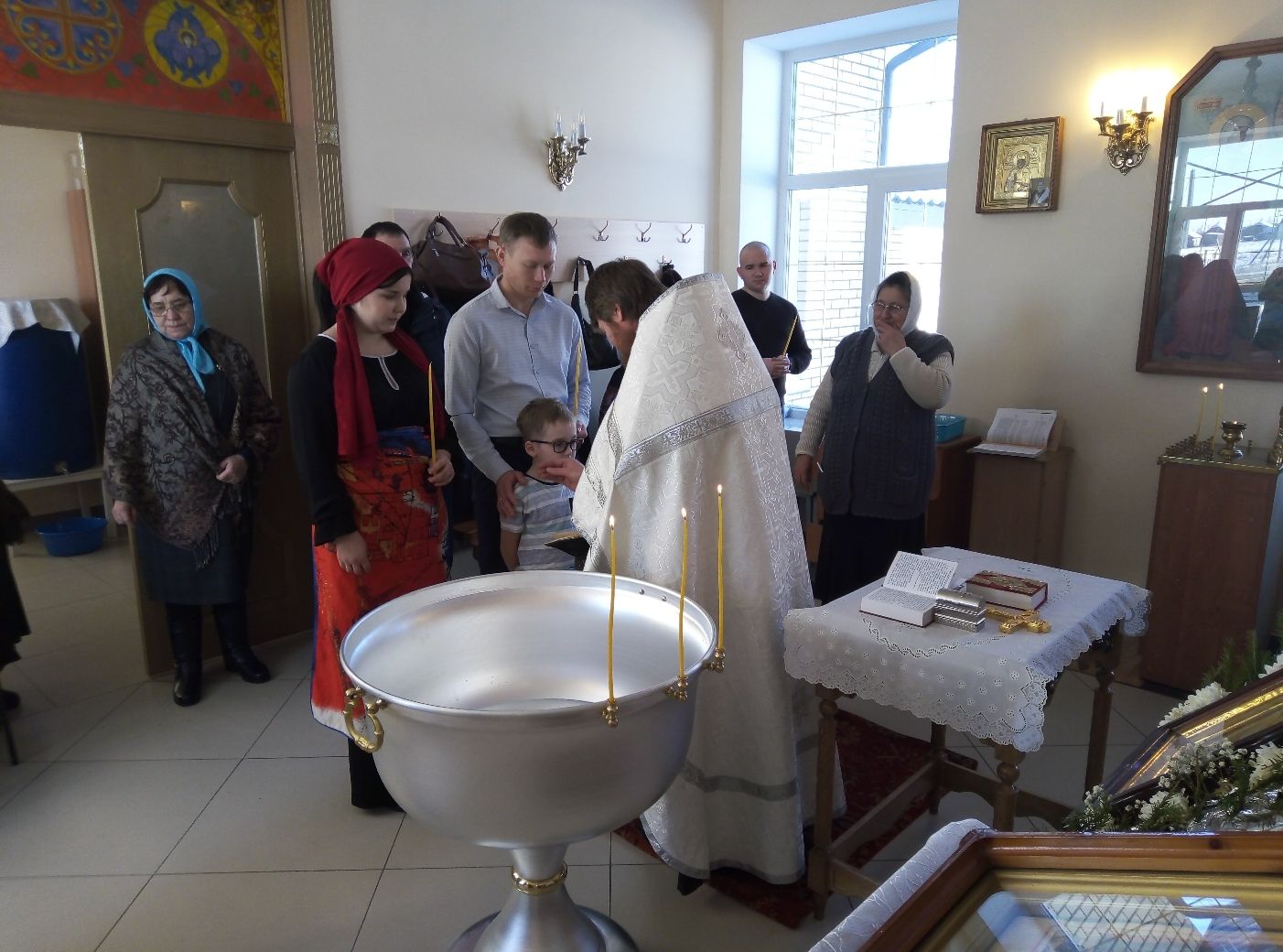 Таинство крещения на приходе трёх святителей Казанских - фото