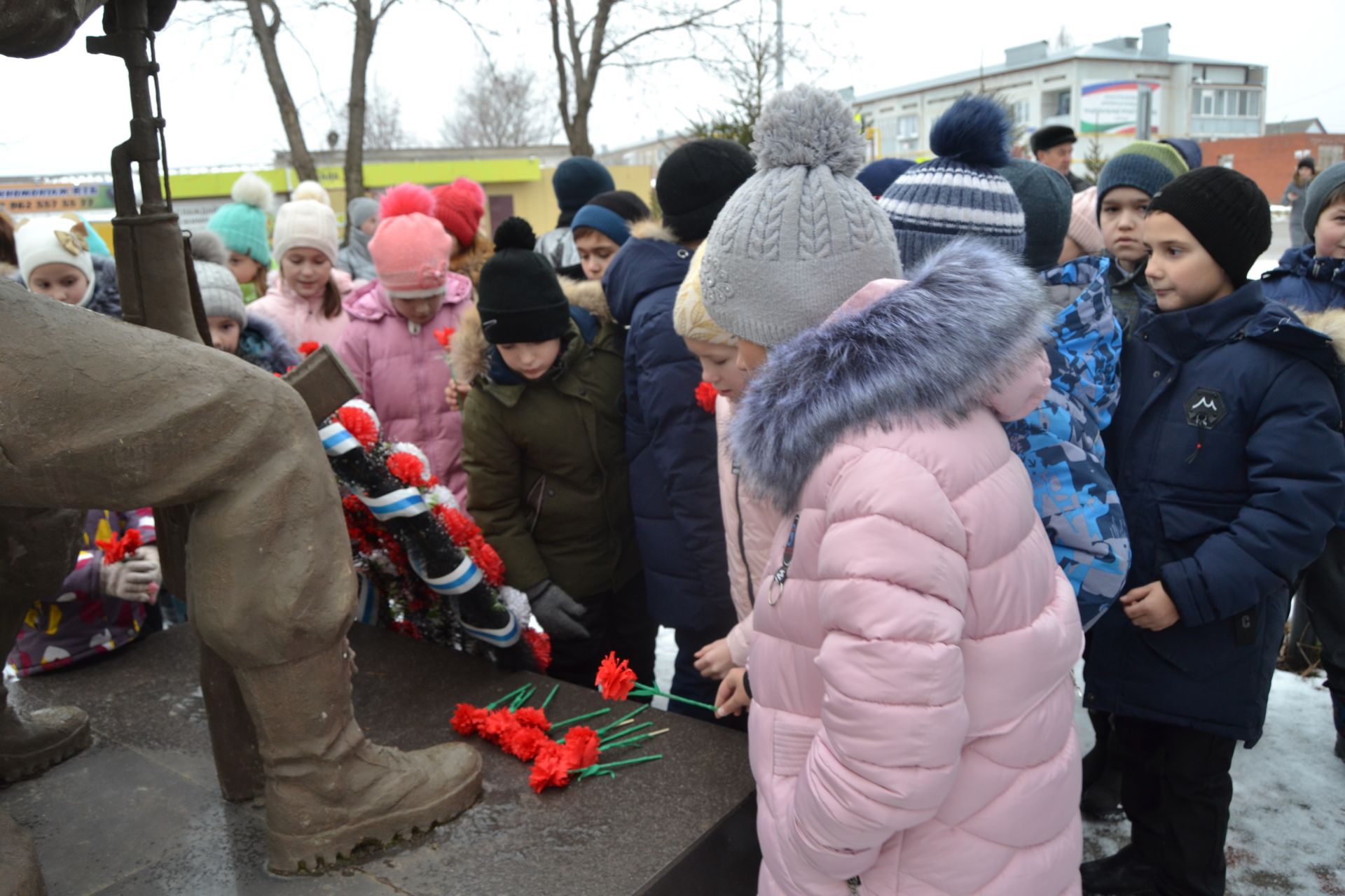 В посёлке Татарстан почтили память воинов, погибших в Чечне