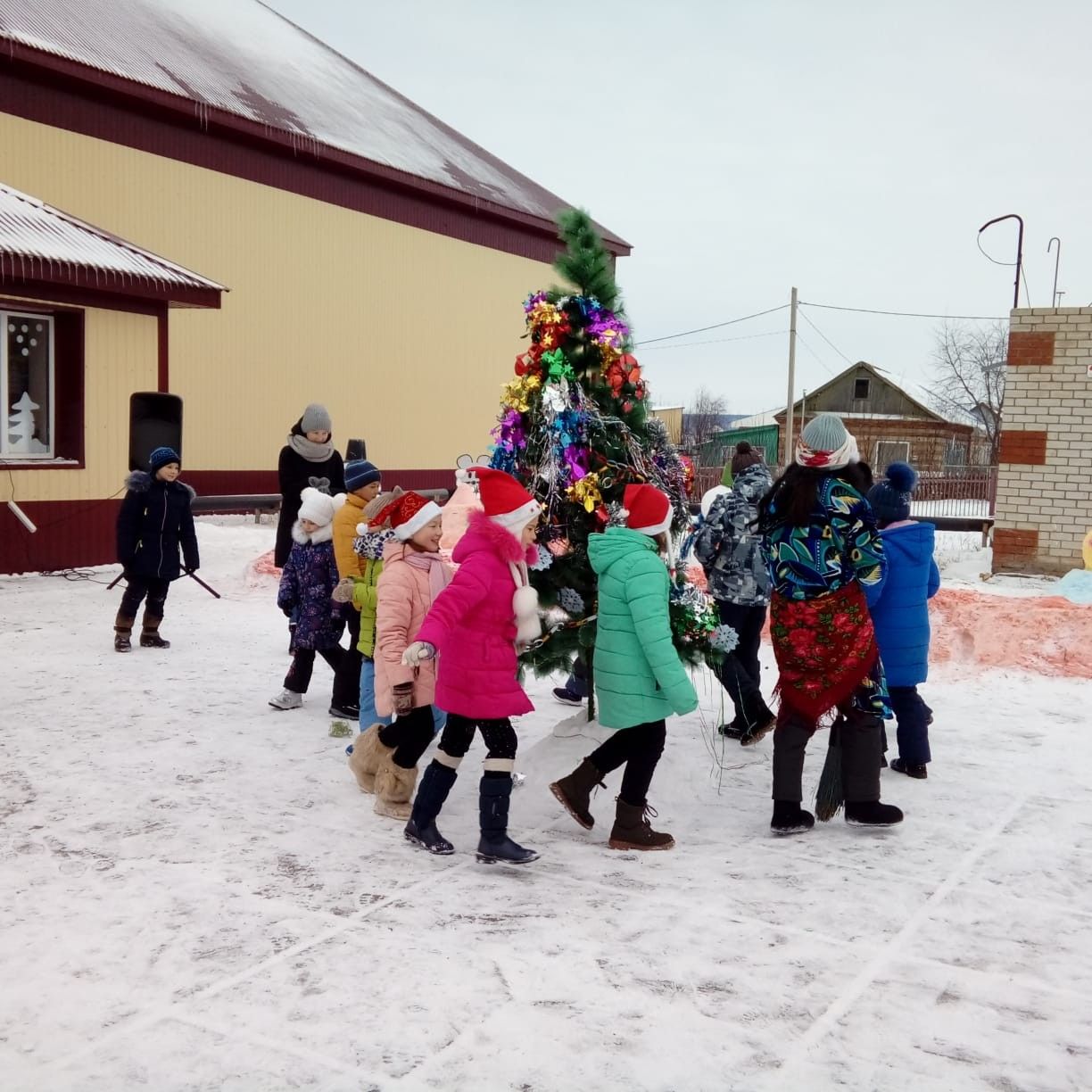 В Савалеево отпраздновали «Открытие новогодней ёлки»