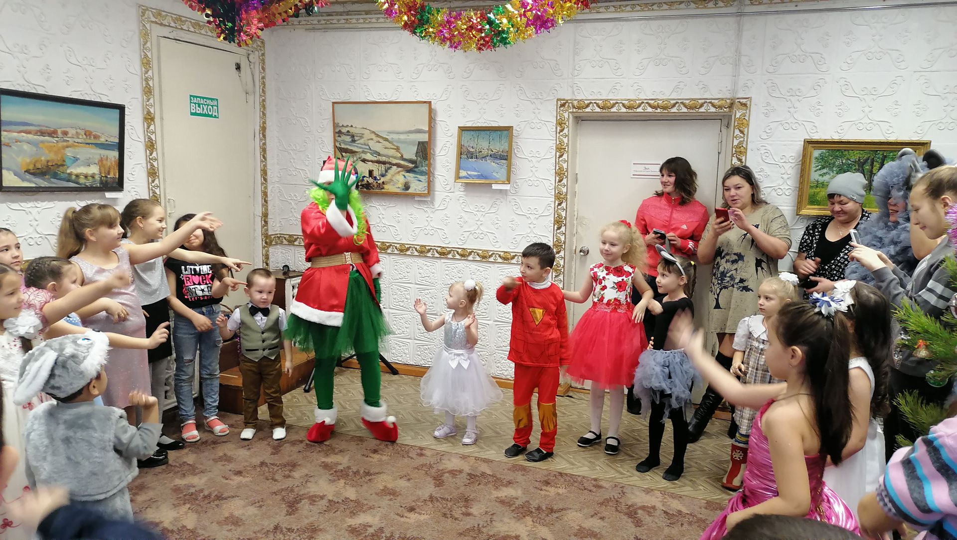 В Заинске для детей устроили праздник “В Новый год –с хорошим настроением”