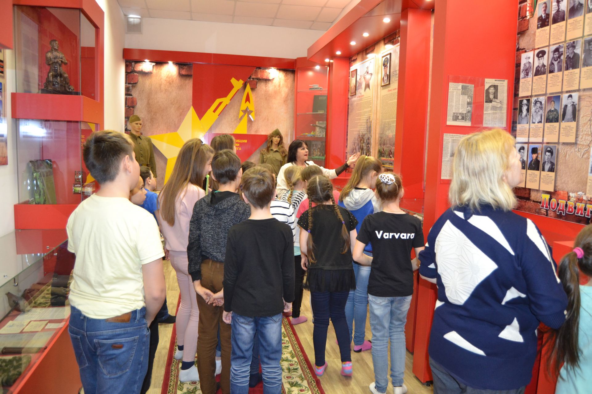 Школьники посёлка Татарстан посетили Музей боевой славы «Патриот»