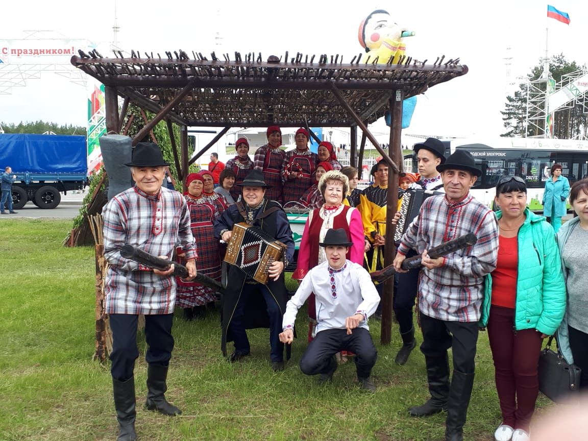 Ансамбль "Карендәшләр" приняли участие в праздновании национального татарского праздника Сабантуй