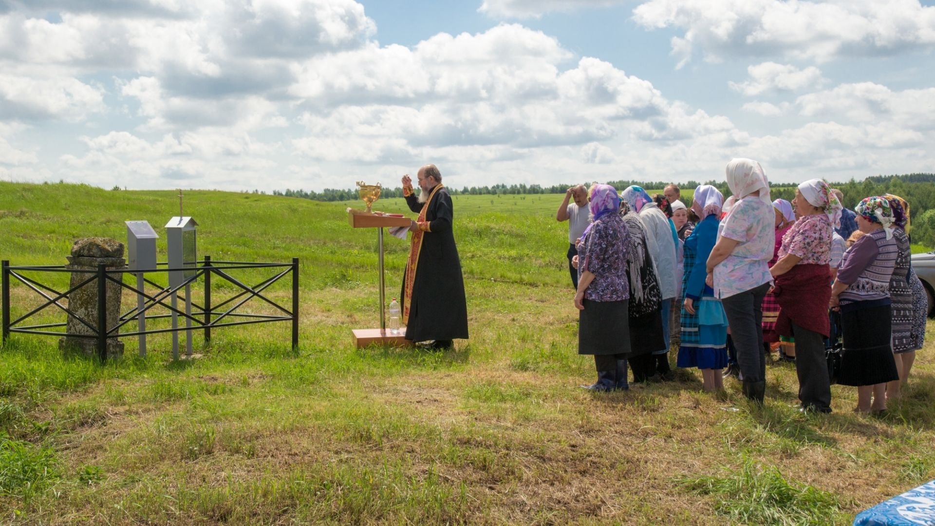 В деревне Верхний Шурняк установили часовенный столб в честь Николая Чудотворца