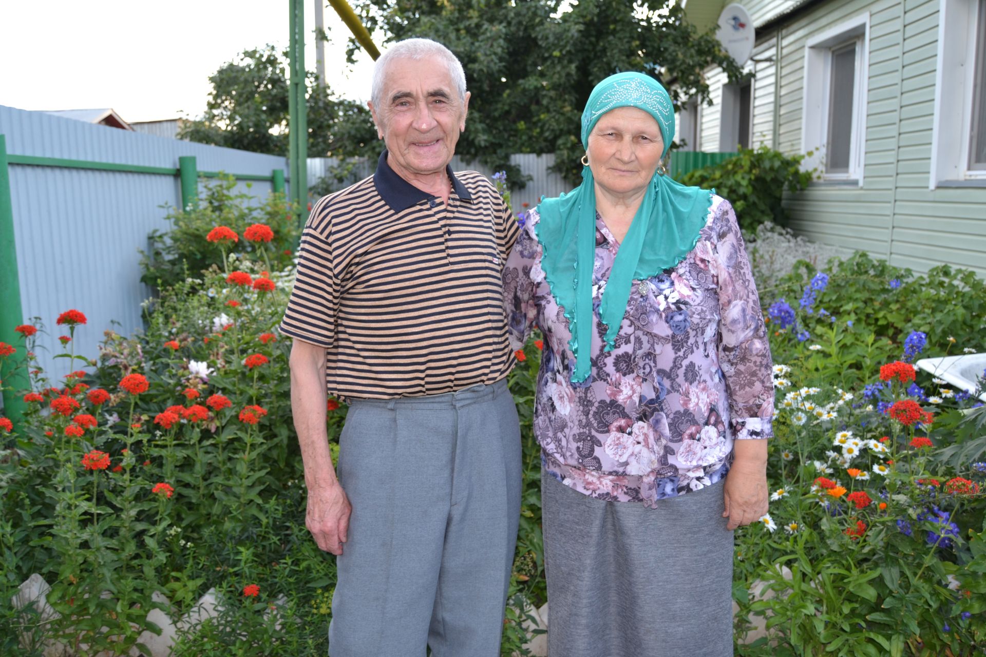 В посёлке Татарстан организовали адресное поздравление супружеских пар под названием «Любви все возрасты покорны!»