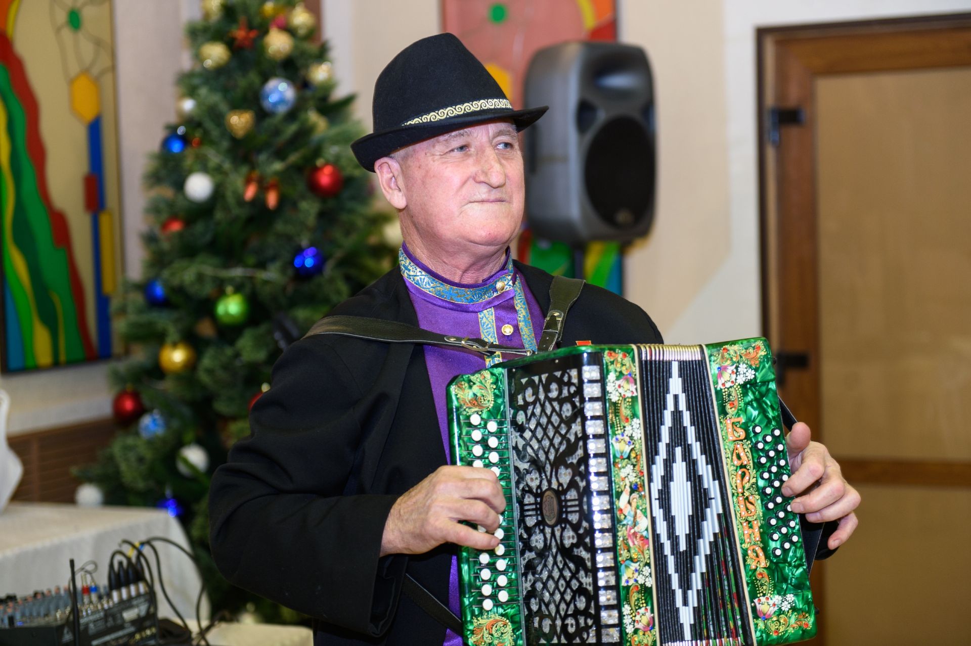 В Нижнекамске поздравили с 80-летним юбилеем коренного жителя деревни Чабья