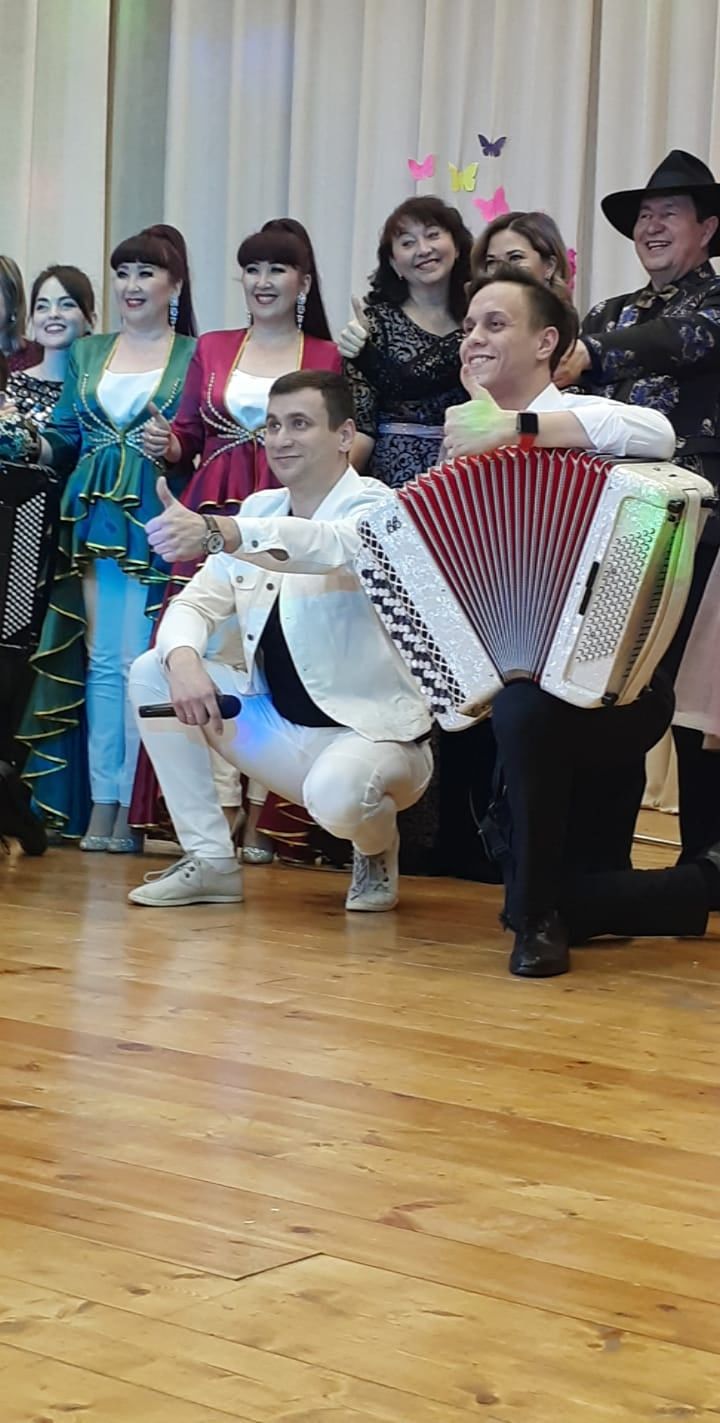 Виталий Агапов провёл благотворительный концерт в родном селе