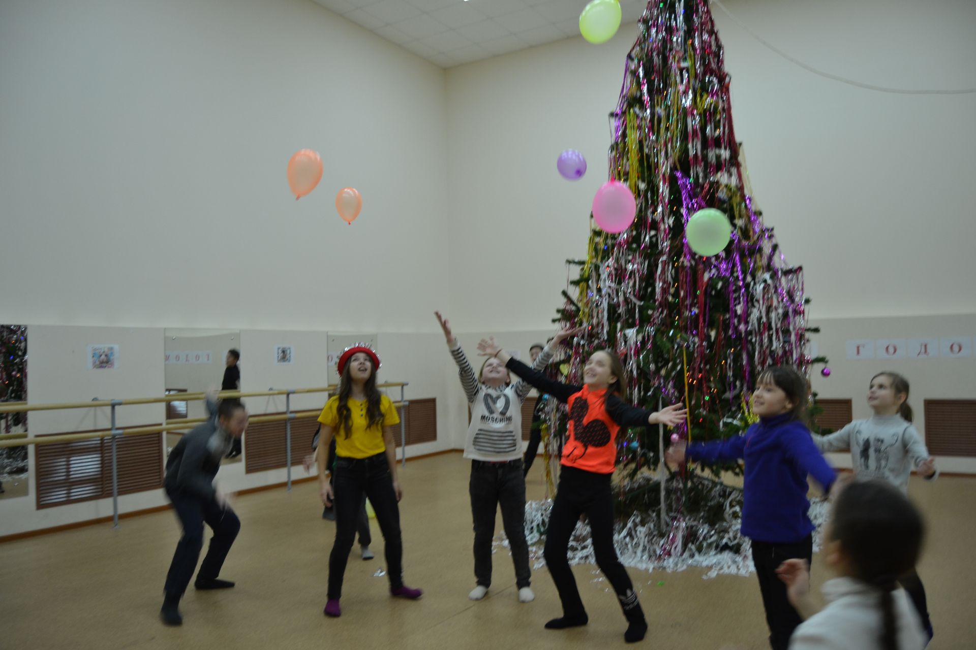 В посёлке Татарстан провели конкурсно-игровую программу для детей