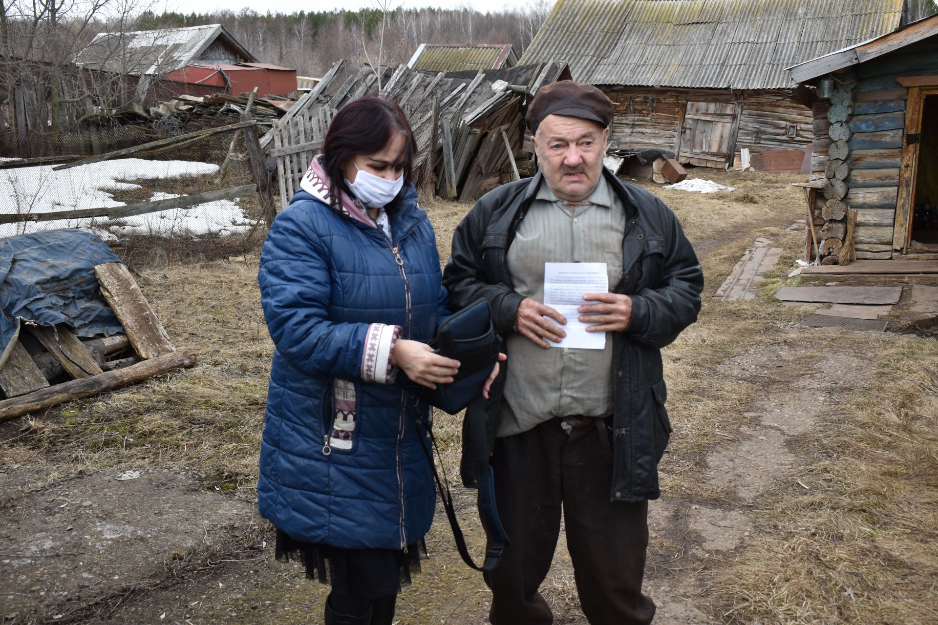 В поселке Татарстан провели акцию взаимопомощи «#МыВместе»