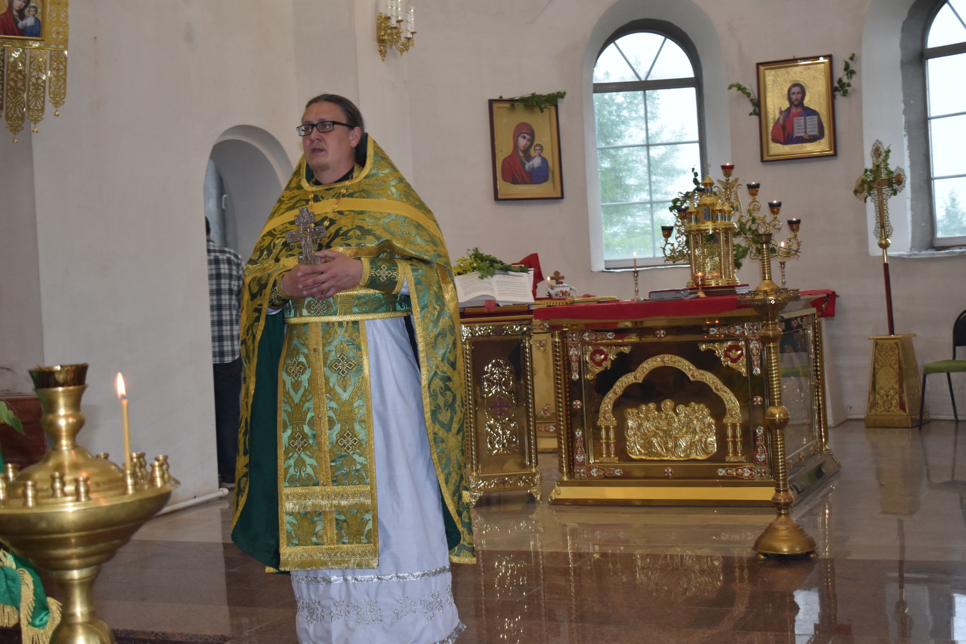 В селе Князево прошла праздничная литургия в честь праздника Троицы