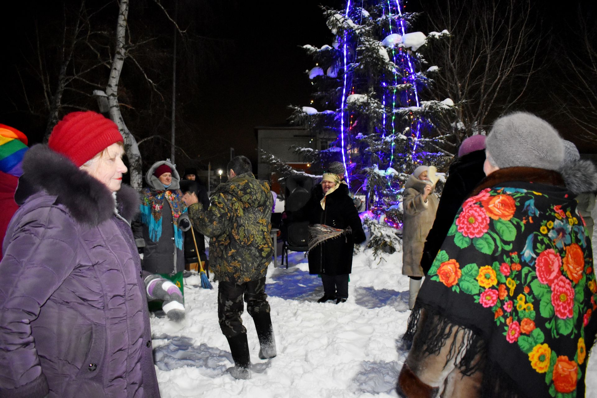В поселке Татарстан проводили Старый Новый год с конкурсно–развлекательной программой