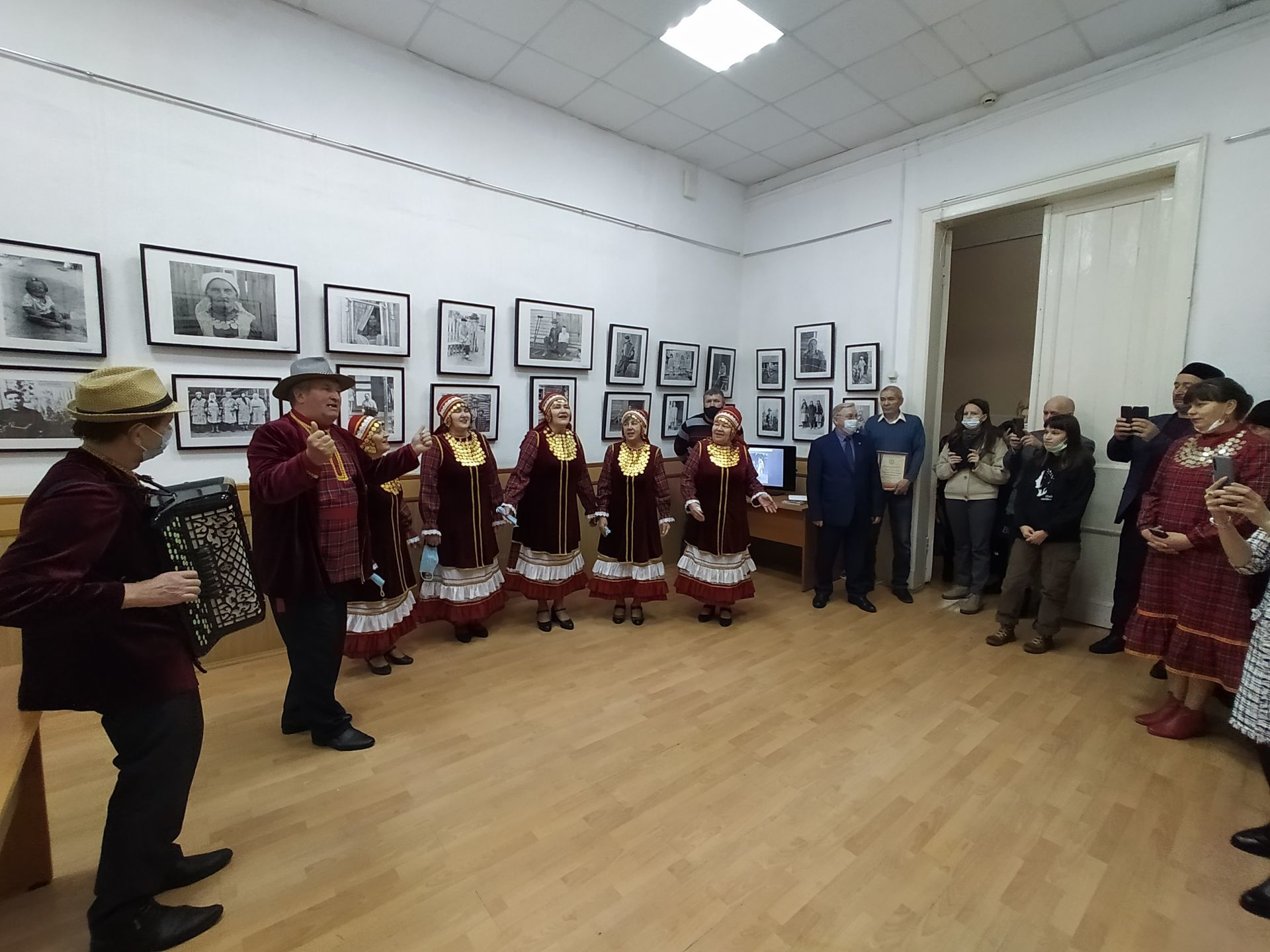 В Чистополе открылась фотовыставка кряшен «Наши лица в столетиях»