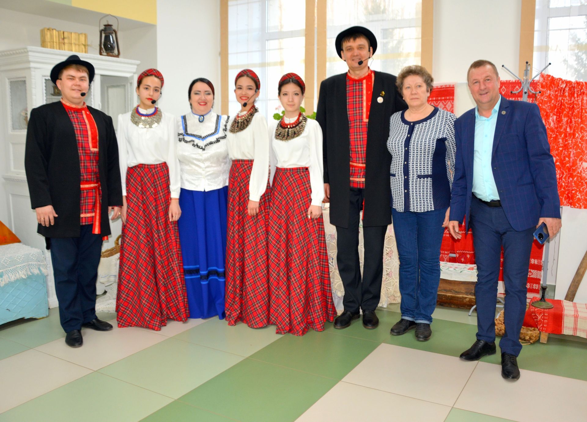 На концерте творческих коллективов Дома дружбы народов в Нижнекамске выступили кряшенские ансамбли