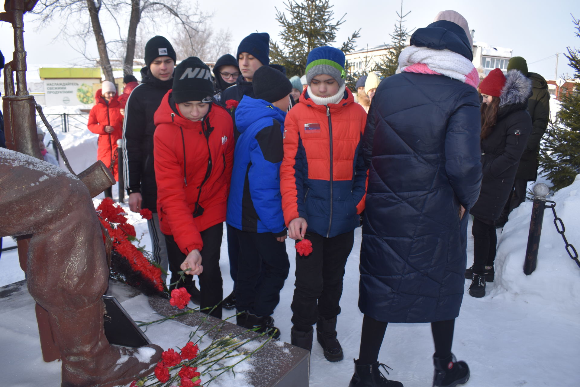 В поселке Татарстан прошел урок мужества, посвященный Дню гибели гвардии старшего лейтенанта Валерия Пучинина