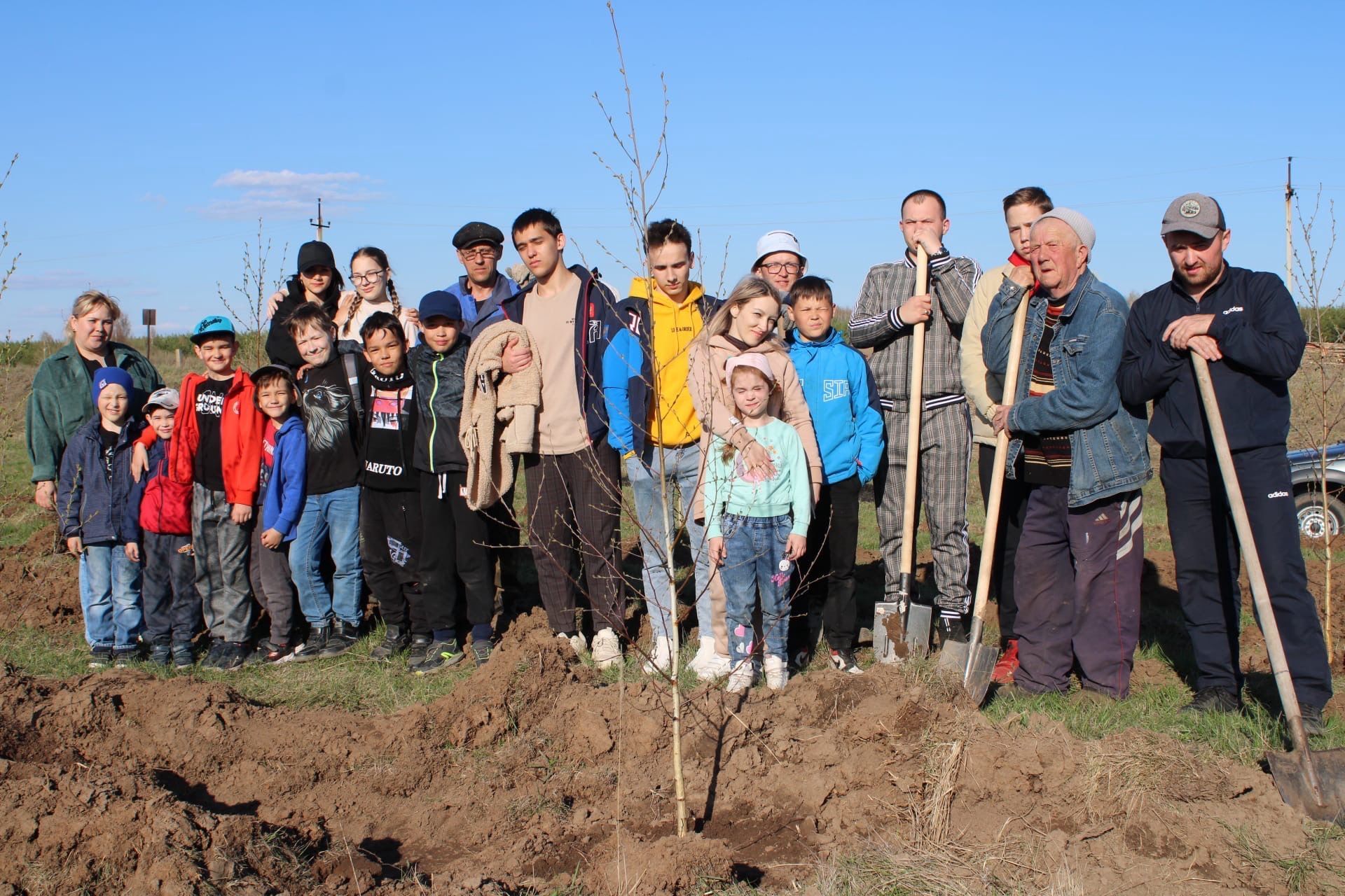 В Мунайкинском сельском поселении высадили 77 деревьев