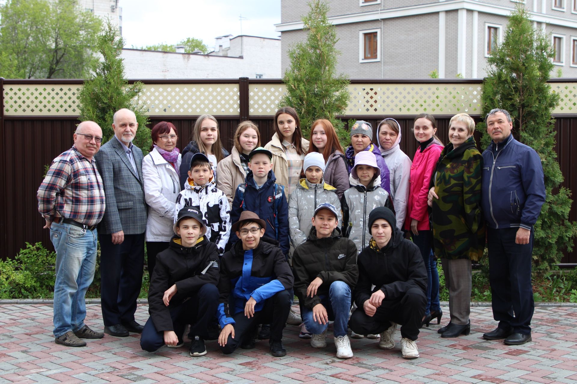 Культурный центр имени Якова Емельянова и Тихвинский храм посетили участники детского фольклорного ансамбля из Заинского района