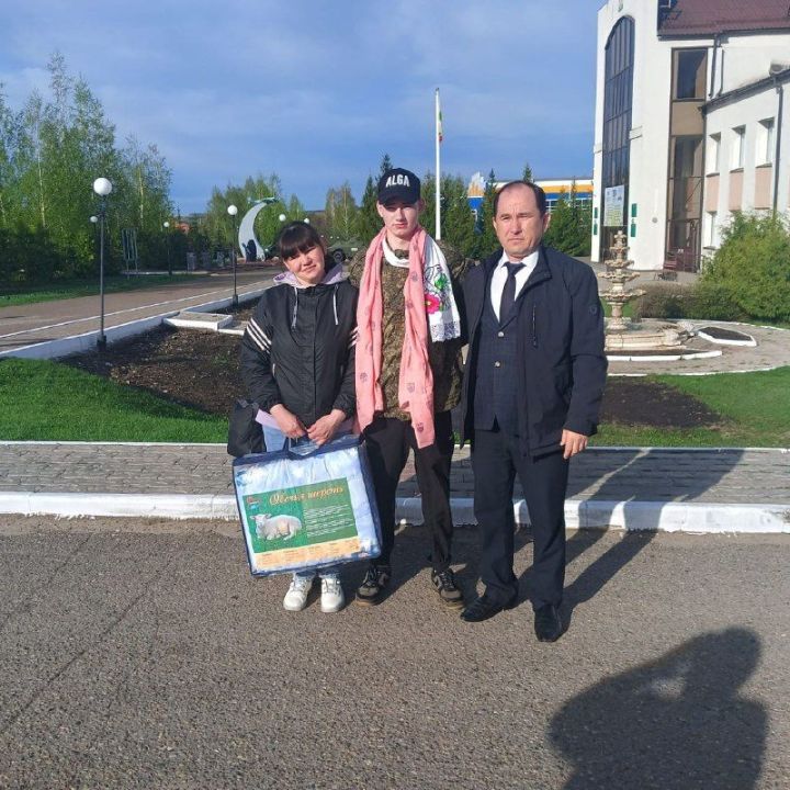 Мәлки җирлеге егетләре армиягә китә