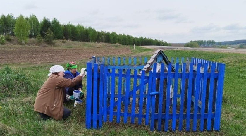 Мария Петрова Дүсмәт авылында үле ашларын үткәргәндәге йола турында сөйләде