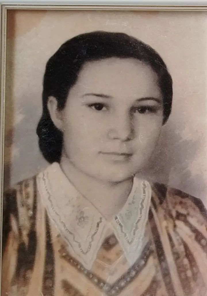 Урта Пәнәчедән Нина Федотова төшенкелеккә бирелми, туганнарына ярдәм итеп, гаиләсен яратып яши