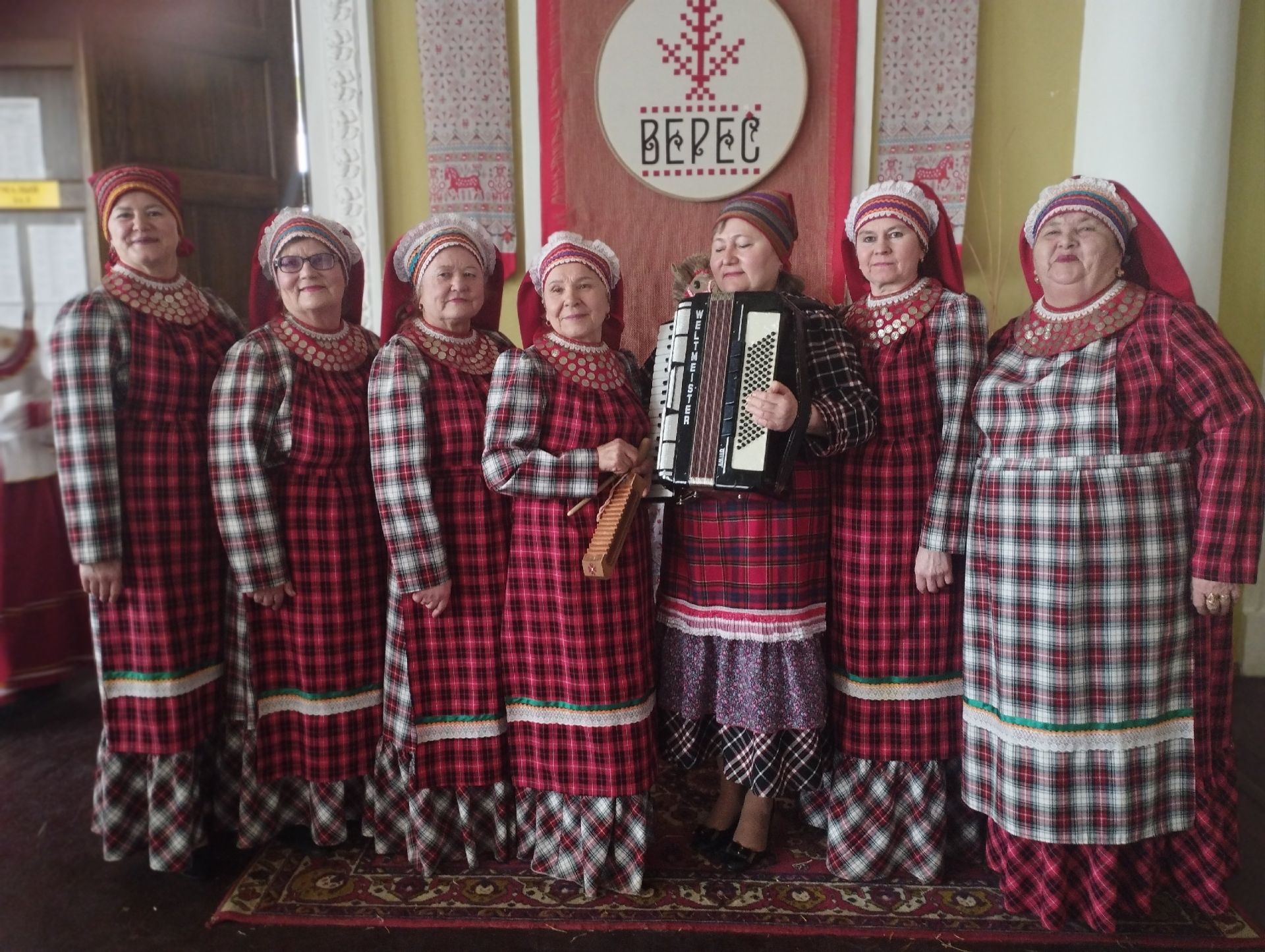 Кассельнең «Надежда» халык фольклор ансамбле II дәрәҗә лауреат булган