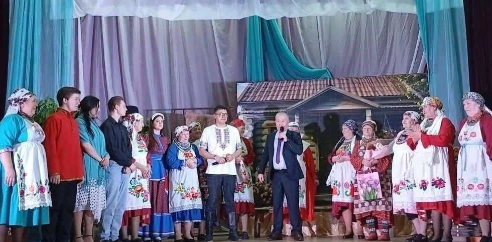 Керәшен Сәрдәсе «Гөргөри кияүләре» спектаклен куйды