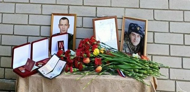 Мәләкәстә махсус хәрби операциядә катнашкан батырлар хөрмәтенә мемориаль такталар ачылды