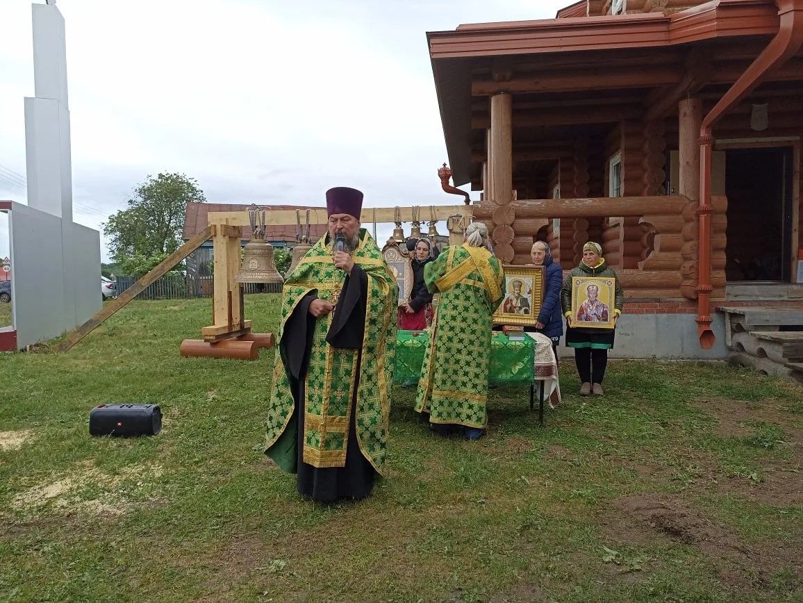 Алексеевск районының Кр. Баран авылында Тройсынны ике көн бәйрәм иттеләр