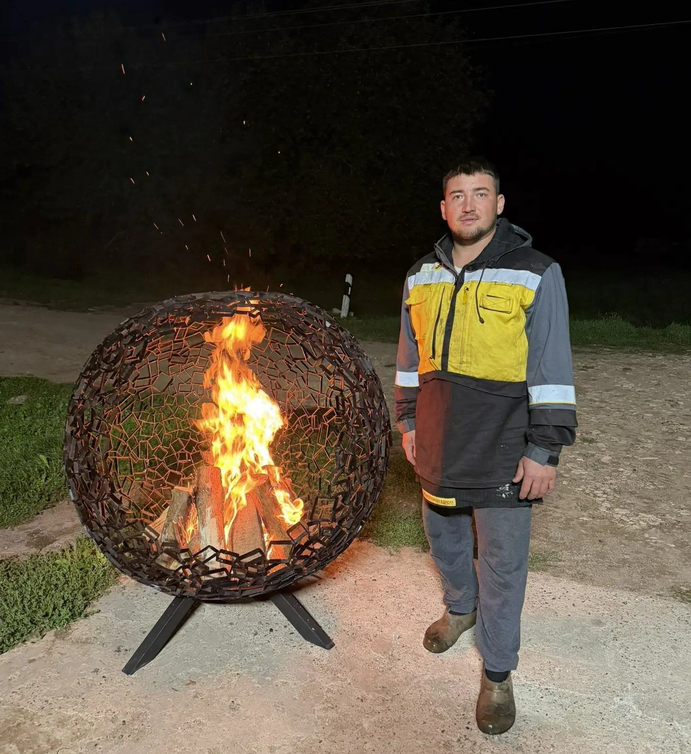 Түбән Әрнәш егете Федор Крешков учак өчен чаша һәм тәгәрмәчле мунча ясаган