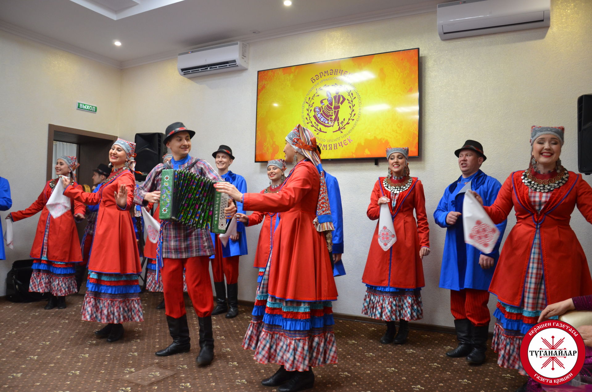 Татарстанның халык артисты Лена Бичаринаның юбилей кичәсеннән фоторепортаж