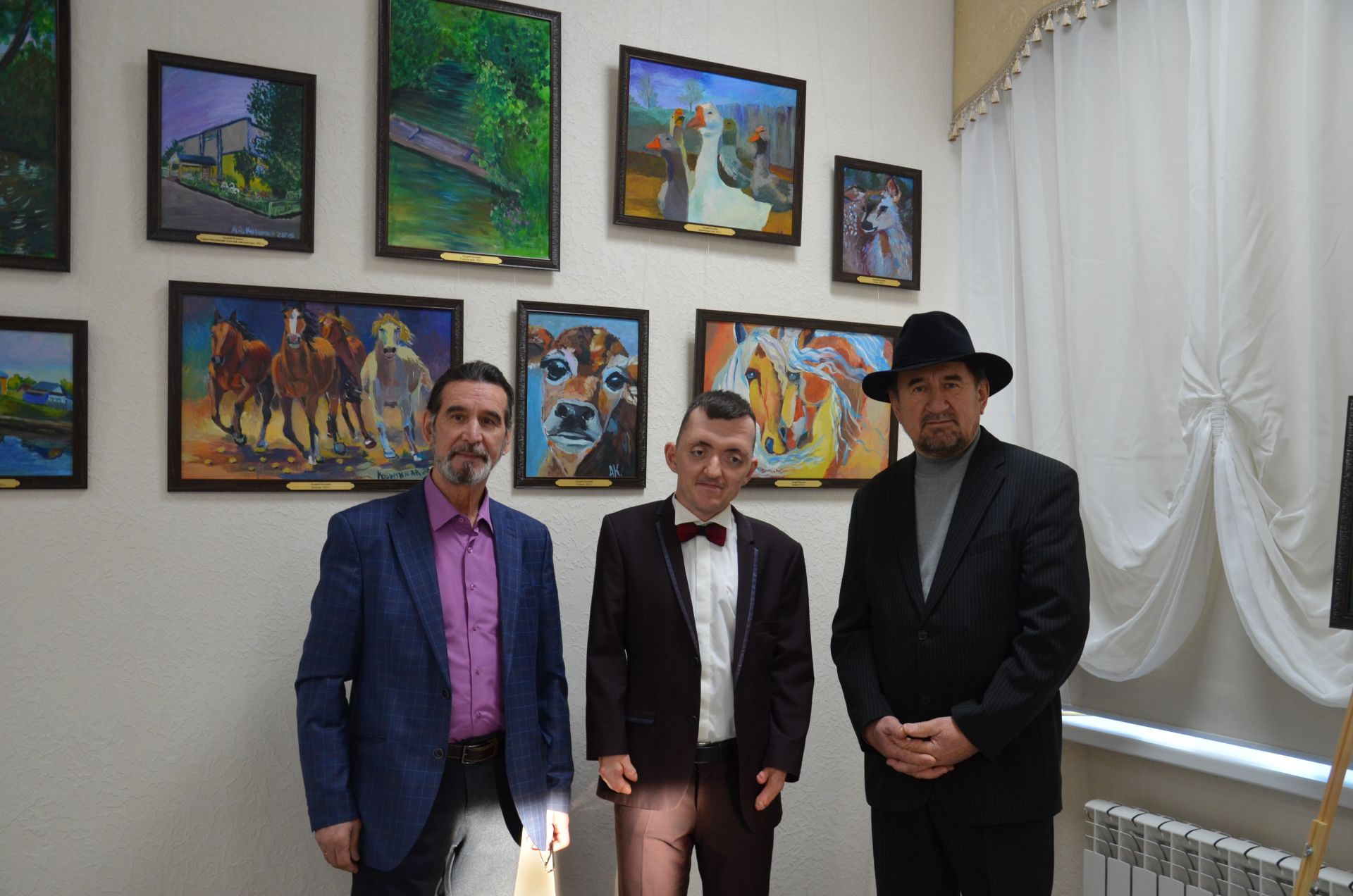Андрей Кузьминның картиналар күргәзмәсеннән фоторепортаж