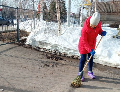 Борды, Мәләкәс авылы мәдәният хезмәткәрләре чәчәкләр үстерә