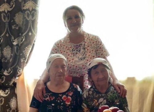 Гомерләрен умарта эшенә багышлаган Лилия белән Лениза түтиләр