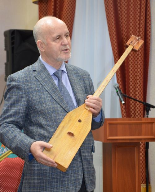 Геннадий Макаров: «Элгәреге уен кораллары турында белергә теләүчеләр шактый”