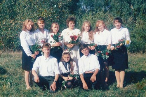Ретро фото:Хуҗа Хәсән авылының 11нче класс укучылары