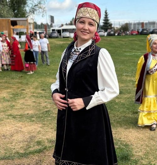 «Сүрәкә»нең заманча сәхнә киеме иске өлге буенча тегелгән