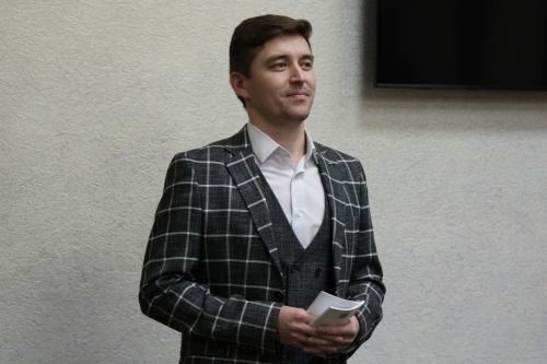 Артем Пискунов Азат Хөсәенов турында: «Ул халыкның күңеленә ятышлы, истә кала торган җырлар авторы»