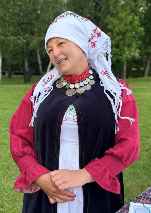 «Башта колготки, тештә алтын кәгазь, өстә түти күлмәге»: Лариса Кибякова балачагын искә ала