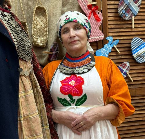 Екатерина Яковлева бала туу йолалары белән таныштырды