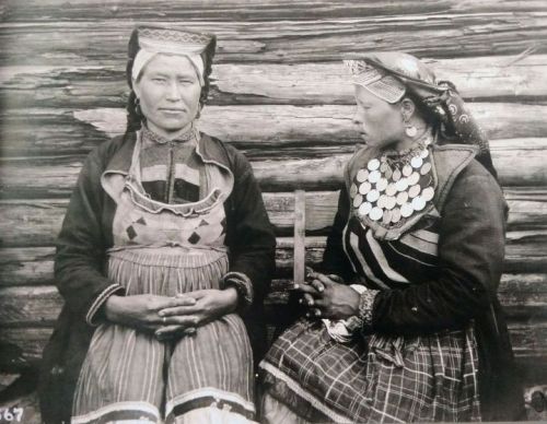 Нагайбакская легенда о красавице-златовсласке Сарычэч