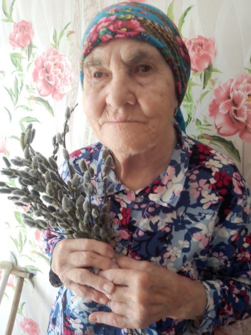Карендәшләргә бәйрәмдә бүләккә бәрмәнчек бәйләме