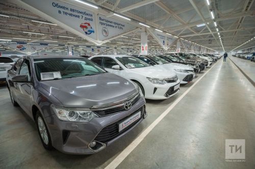 Россиядә җиңел автомобильләр сату бер ай эчендә өч тапкырга арткан