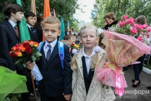 Рөстәм Миңнеханов Белем көне белән котлады