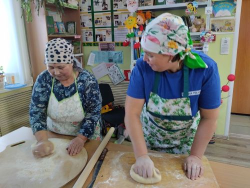 В Большое Тябердино женщины приготовили домашнюю лапшу для участников СВО